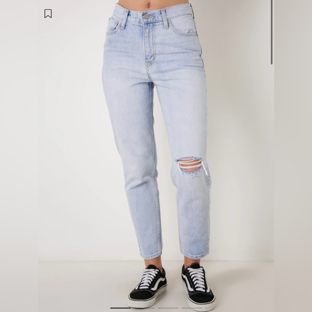 Light Blue Distressed Levi’s Mom Jeans